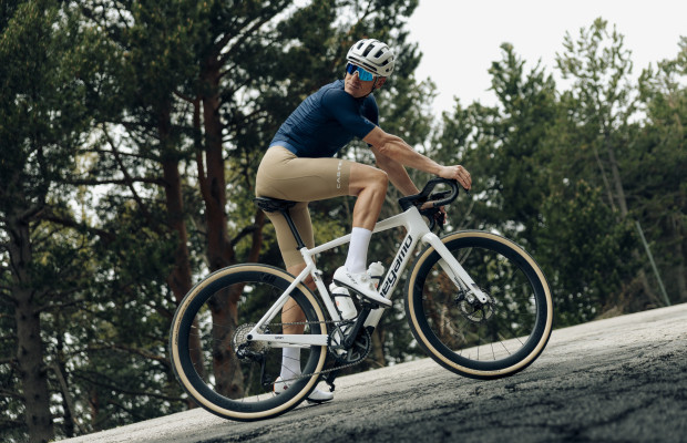 Menos de 14 kg com 150 Nm: a nova Megamo Upon revoluciona o segmento e-road