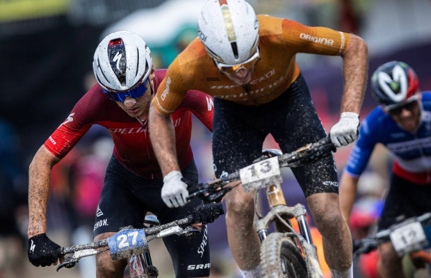Mathis Azzaro, descalificado tras acabar segundo en la Copa del Mundo XCO de Leogang