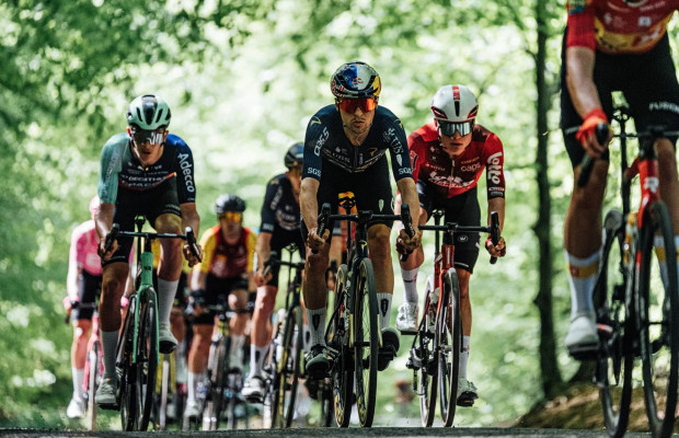 Tom Pidcock se retire du Tour de Suisse après avoir souffert d'une infection virale à Sierra Nevada