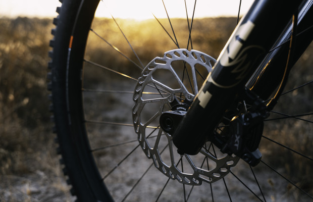 Nouveaux disques de frein de 2,2 mm de Shimano : plus de contrôle, de résistance et de constance dans les descentes les plus exigeantes