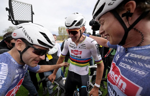 Was ist das Armband, das Van der Poel trägt?