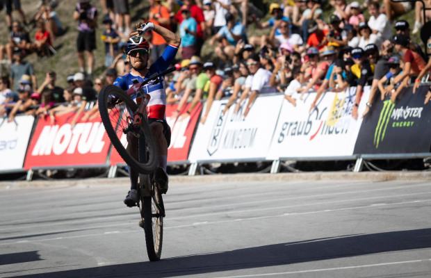 Luca Martin vence en el XCO de Lenzerheide después de un final dramático con Boichis
