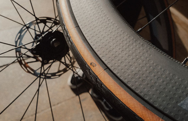 Continental lance des pneus exclusifs pour le Tour de France avec l'Aero 111 le plus frappant à ce jour