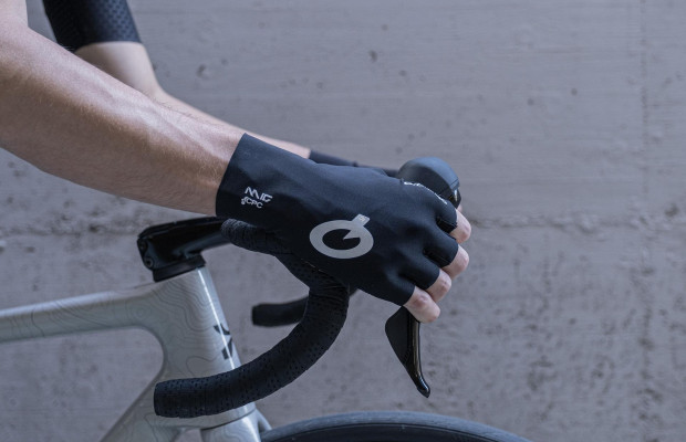 Neue aerodynamische Prologo MIG-Handschuhe mit besserem Griff, neuen Materialien und verbesserter CPC-Technologie