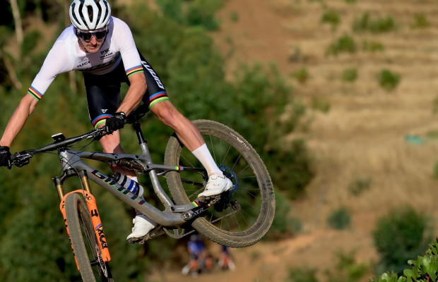 The rainbow jersey will return to the XCO World Cup: Alan Hatherly announces his comeback