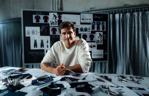 De la Formule 1 au cyclisme : Carlos Sainz lancera deux collections de vêtements avec Gobik
