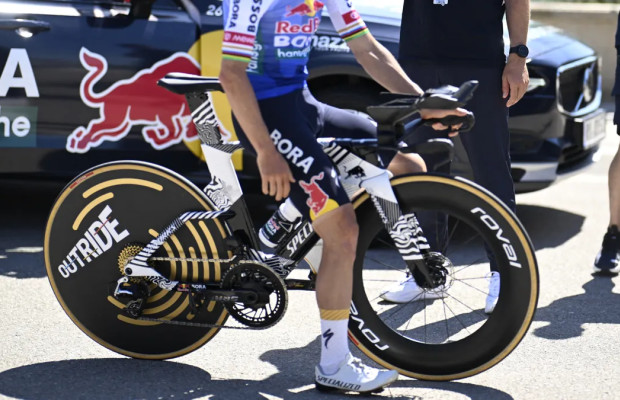 Der Specialized-Prototyp für das Zeitfahren von Evenepoel wurde entdeckt