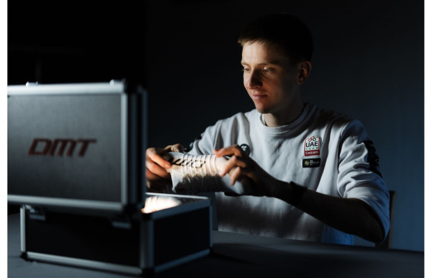 Pogacar signs a lifetime contract with DMT: he will continue to wear their shoes forever