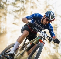 Luca Martin gana la Copa del Mundo La Thuile XCO tras un ataque demoledor
