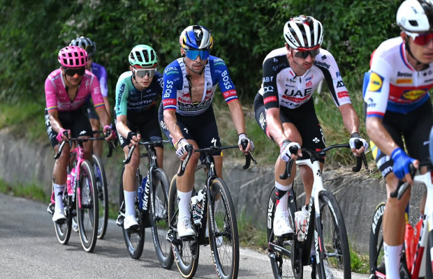 Os rumores sobre o futuro de Roglic apontam para uma mudança de equipe e adiam sua aposentadoria