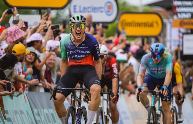 Olav Kooij wins the first battle among sprinters in the Tour de France and fulfills Decathlon's bet