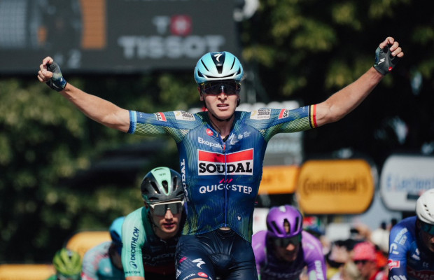 Tim Merlier encadena su segunda victoria en el Tour con una remontada demoledora en Bergerac