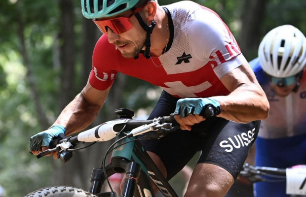 Why have short gloves disappeared from mountain biking?