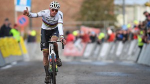 Van der Poel se encierra en España para preparar el Mundial