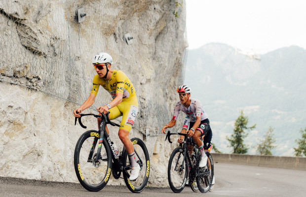 “No me dejes caer”: el mensaje a Pogacar que cambió el final de la etapa 15 del Tour