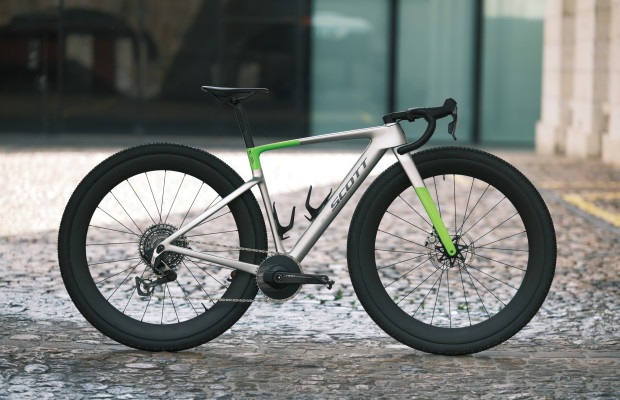 „Es macht mir Angst, wie schnell ich in die Kurven fahren kann": SCOTT fährt mit diesem radikalen Gravelbike in die 32”