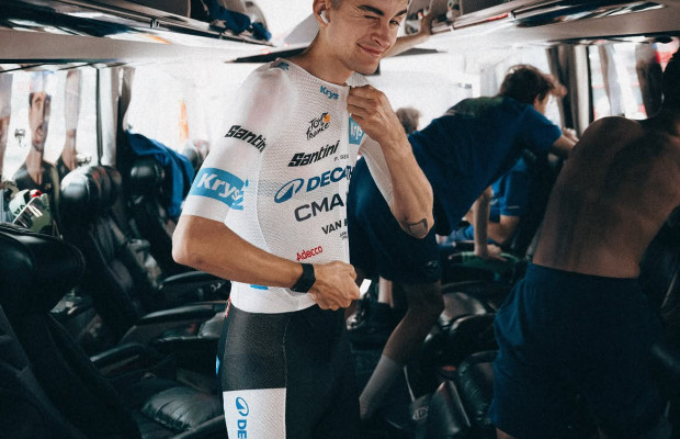 El plan de Decathlon para seducir a Paul Seixas: fichajes, paciencia y un mensaje claro, “puede ganar el Tour con nosotros”