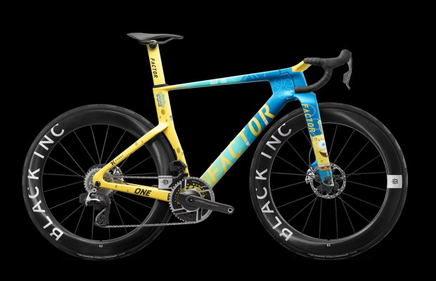 Factor lance deux éditions exclusives de son vélo aérodynamique ONE inspirées de Bob l'Éponge et Patrick Étoile