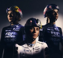FDJ_SUEZ_RedBull_TRIO_BySevenOneThree_6988-819x1024