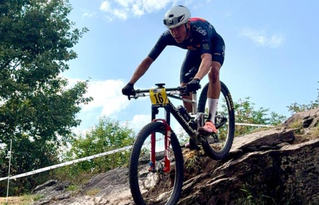 Álex García remonta desde el fondo del pelotón hasta el séptimo puesto en el Europeo XCO Sub 23