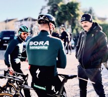 Atropellan al equipo Bora-Hansgrohe en Italia