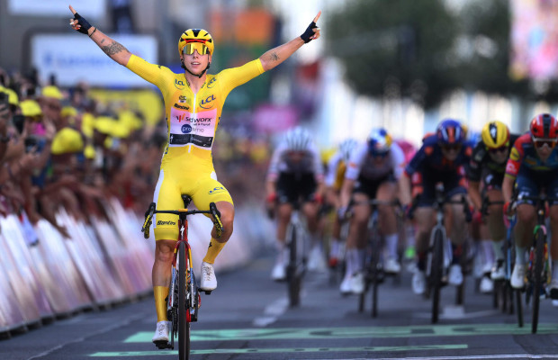 Wiebes bietet keine Option in Genf und sichert sich zwei Siege bei der Tour de France Femmes