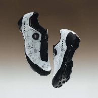 BIKE_FOOTWEAR_STUDIO_CREATIVE_SS27_122_Beauty_Shot-1