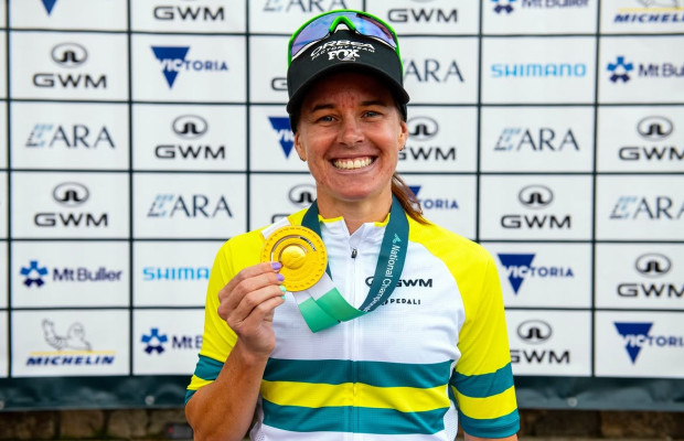 Rebecca Henderson anuncia sua aposentadoria do XCO e aponta para um novo desafio na estrada
