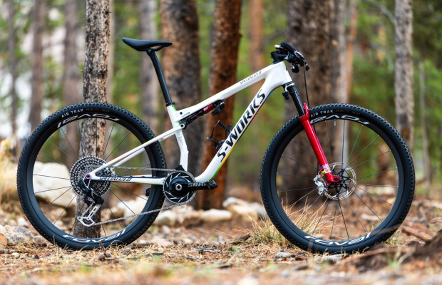 Le S-Works Epic 9 arc-en-ciel de Keegan Swenson pour Leadville