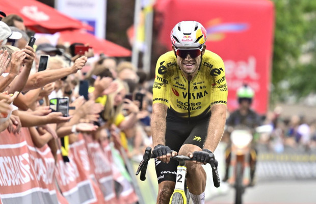 Los calambres dejan KO a Van Aert y Daan Soete gana el Campeonato de Bélgica de Gravel