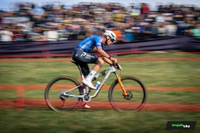 Al detalle la nueva Canyon Lux World Cup CFR 2027 de Van der Poel para Les Gets