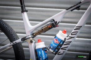 Al detalle la nueva Canyon Lux World Cup CFR 2027 de Van der Poel para Les Gets