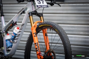Al detalle la nueva Canyon Lux World Cup CFR 2027 de Van der Poel para Les Gets