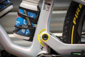 Al detalle la nueva Canyon Lux World Cup CFR 2027 de Van der Poel para Les Gets