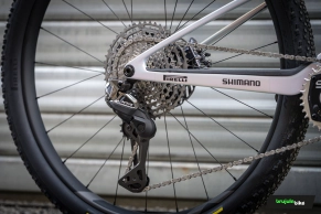 Al detalle la nueva Canyon Lux World Cup CFR 2027 de Van der Poel para Les Gets