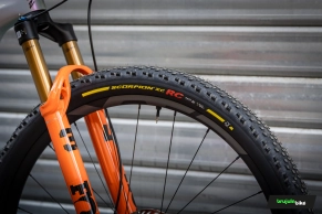 Al detalle la nueva Canyon Lux World Cup CFR 2027 de Van der Poel para Les Gets