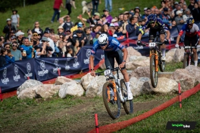 Al detalle la nueva Canyon Lux World Cup CFR 2027 de Van der Poel para Les Gets