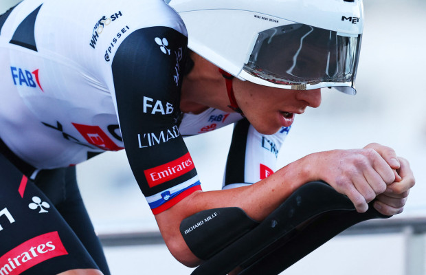 Pogacar gana una crono de infarto y se viste de rojo el primer día de La Vuelta 2026