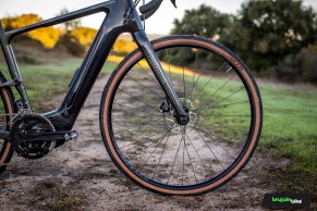We tested the Cannondale Topstone Neo Carbon 2: this electric gravel bike is pure fun.