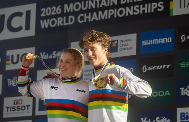 Jackson Goldstone y Valentina Höll conquistan el Mundial de Descenso 2026 en Val di Sole