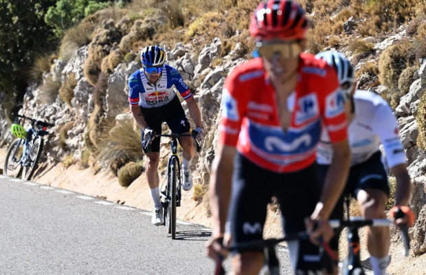 “He’s only going to get better; until now, he was practically just training”: the warning about Roglič for Enric Mas