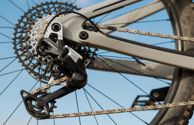 Die neuen SRAM Eagle 90 und Eagle 70 verabschieden sich von den Batterien: Alle Vorteile der Direktmontage kommen zu den mechanischen Gruppen