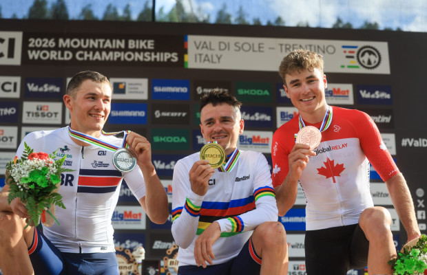 Pidcock wants another rainbow jersey this year: he won’t race in Great Britain and, after winning the XCO World Championships, turns his focus to Montreal