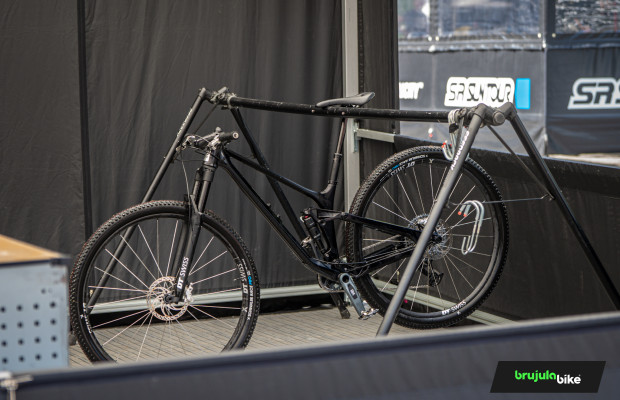 DT Swiss hat ein 32" MTB nach Nove Mesto gebracht und es ist jetzt im Verkauf