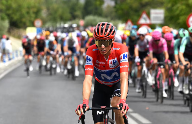 "Ni antes tan malos, ni ahora tan buenos": en Movistar no se relajan cuando Enric Mas está a seis días de poder ganar La Vuelta