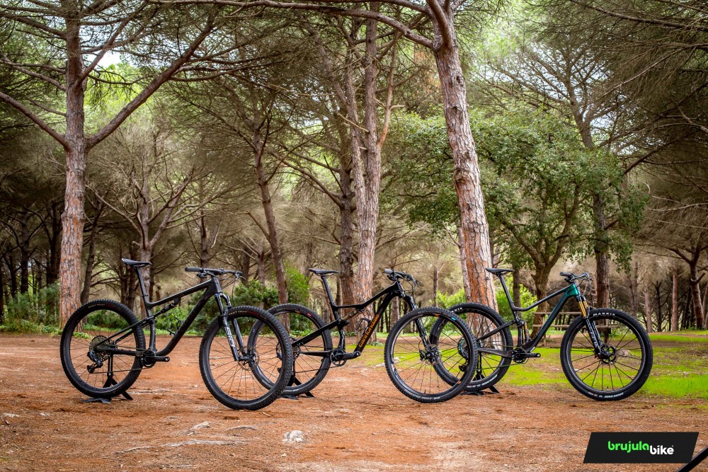 Probamos y comparamos tres superdeportivos del MTB Specialized Epic vs