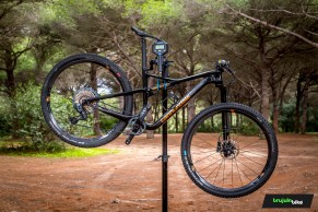 We test and compare three MTB top bikes: Specialized Epic vs Scott Spark vs Cannondale Scalpel