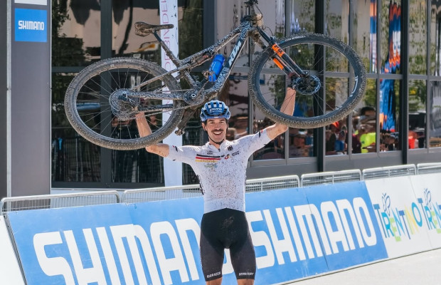 Seewald remporte les Mondiaux de XCM sur un KTM de 32 pouces, tandis qu’une crevaison ruine les chances de David Valero