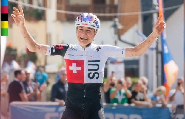 Anna Weinbeer se proclama campeona del mundo de XCM tras una escapada de más de 70 kilómetros