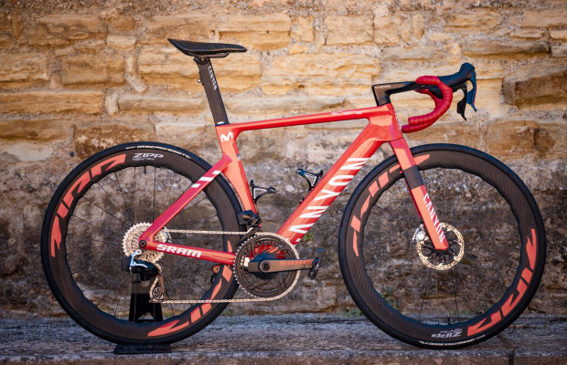 From saving 120 grams of paint to dressing it in red: Enric Mas’s Canyon Aeroad CFR